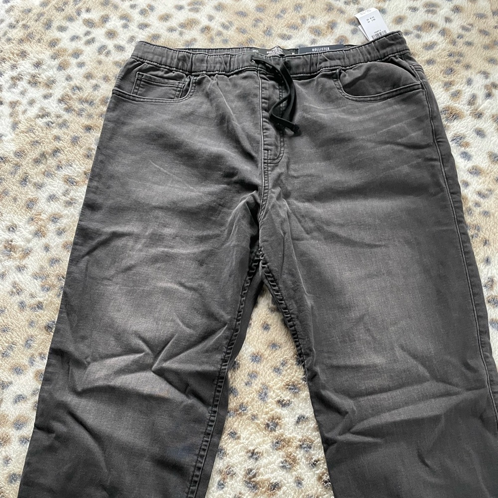 Mens new Hollister joggers.